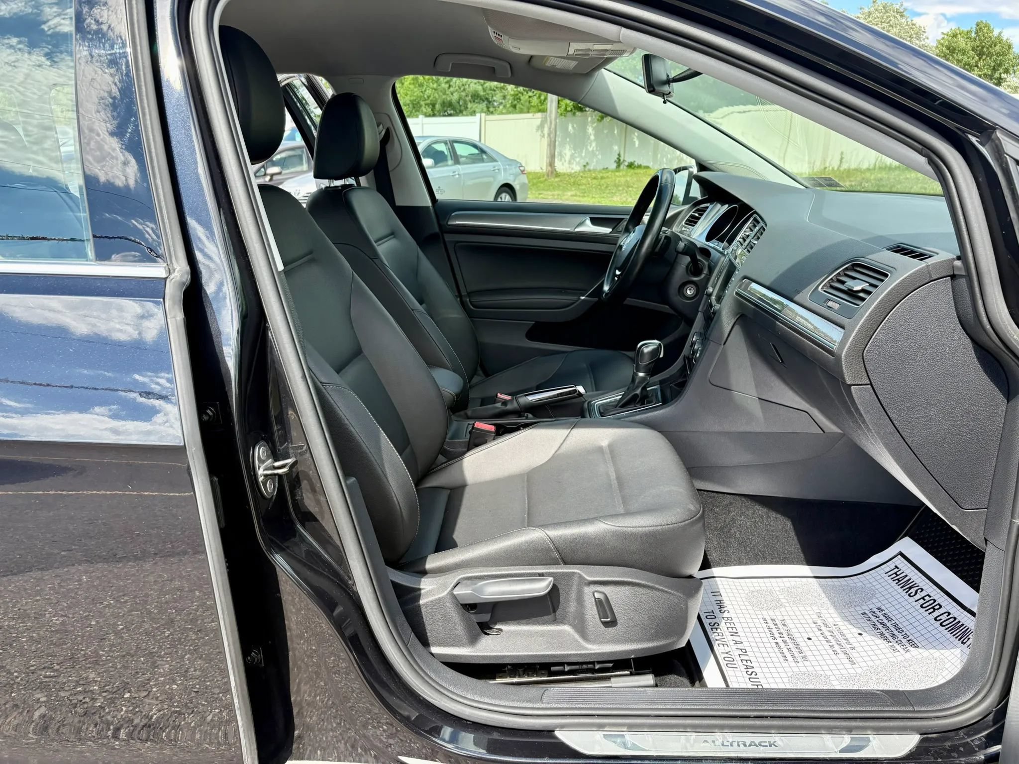 Used 2017 Volkswagen Golf Alltrack S AWD/4WD image 27