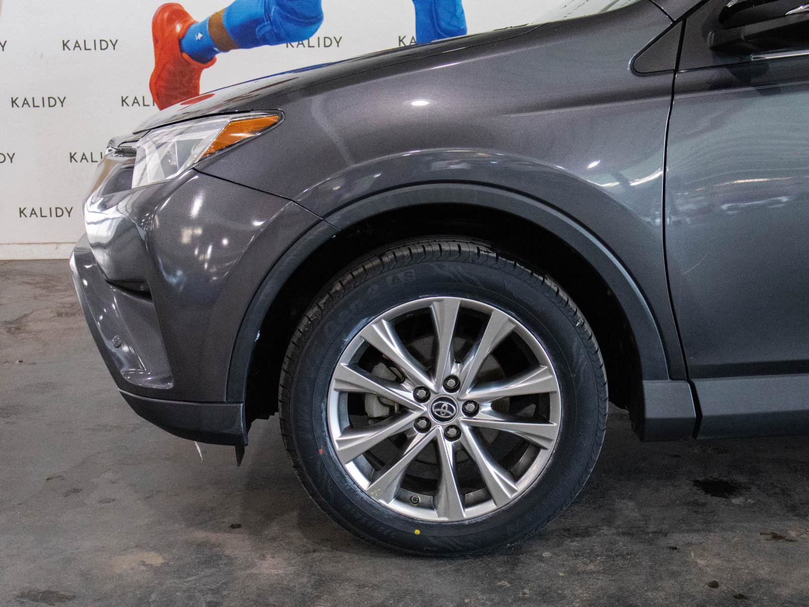 Used 2017 Toyota RAV4 Limited image 17