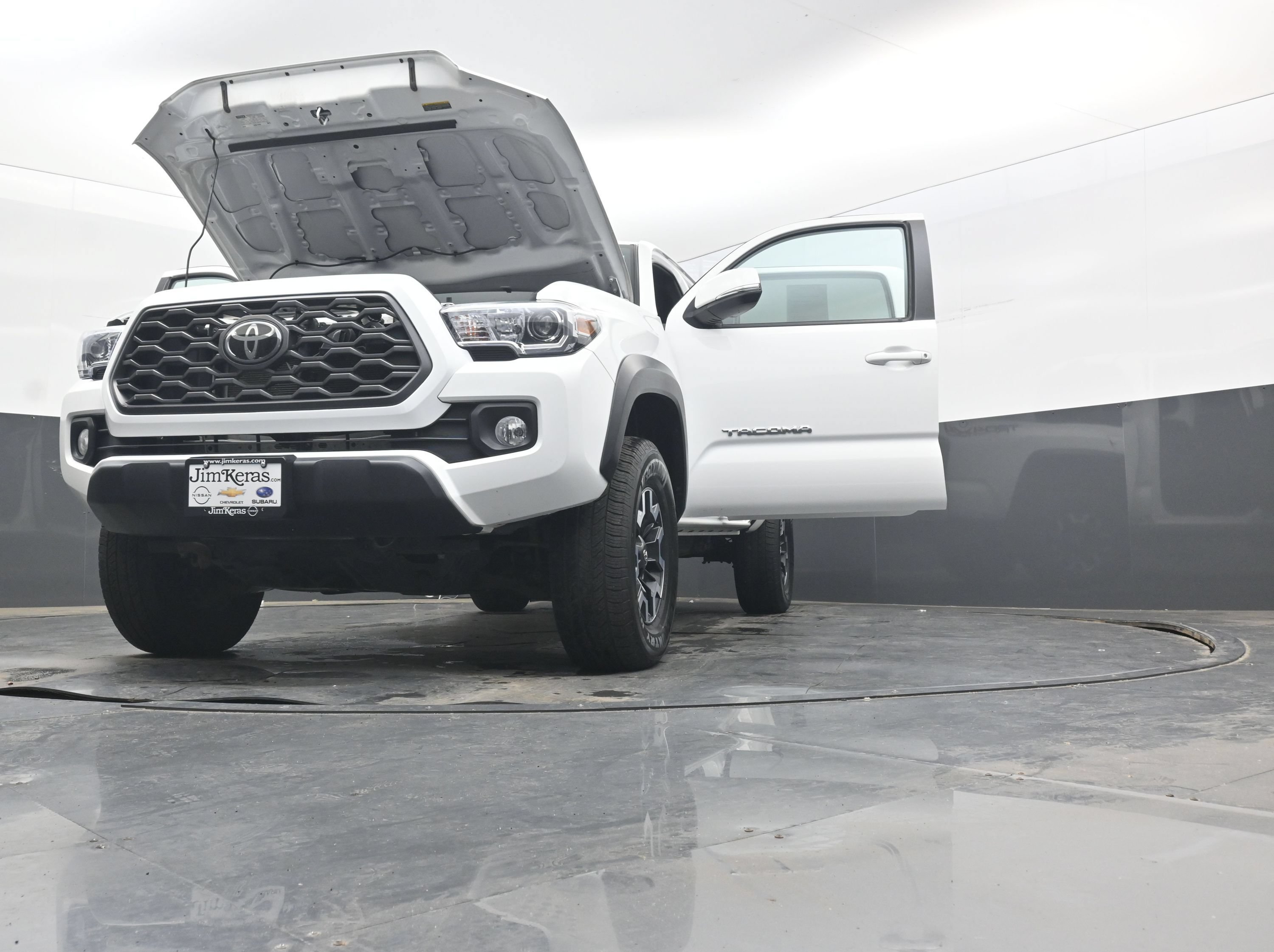 Used 2022 Toyota Tacoma TRD Off-Road w/ Technology Package AWD/4WD image 35