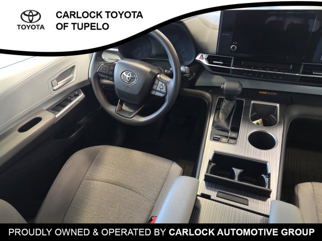 Used 2026 Toyota Sienna LE FWD image 21