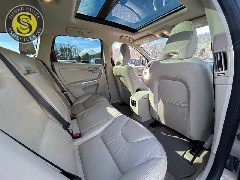 Used 2011 Volvo XC60 3.2 image 18