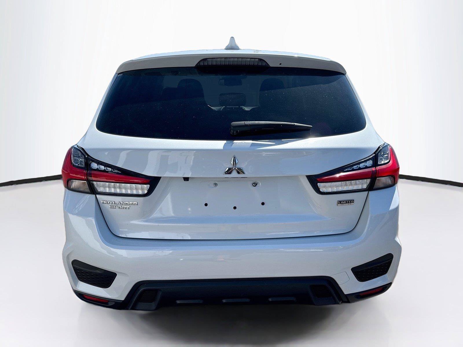 Used 2025 Mitsubishi Outlander Sport AWD image 4