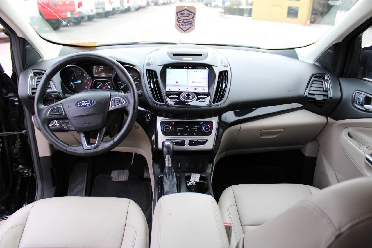 Used 2017 Ford Escape Titanium image 17