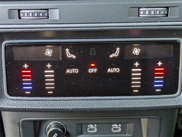 Used 2021 Audi SQ8 Premium Plus w/ SQ8 Black Optic Package image 15