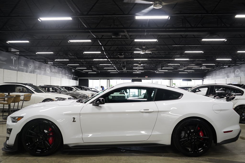 Used 2022 Ford Mustang Shelby GT500 w/ Technology Package RWD image 2