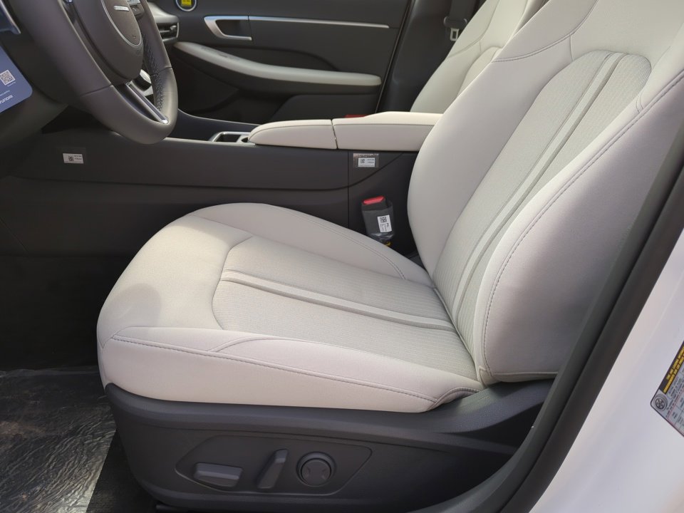 New 2026 Hyundai Sonata SEL FWD image 9