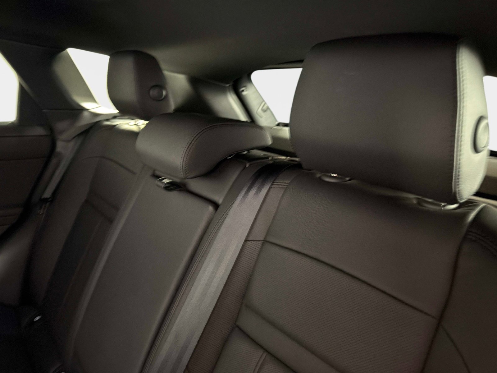 Used 2026 Land Rover Range Rover Evoque S image 31