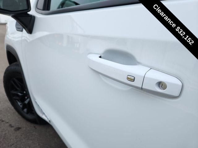 Used 2022 GMC Sierra 1500 Elevation image 17