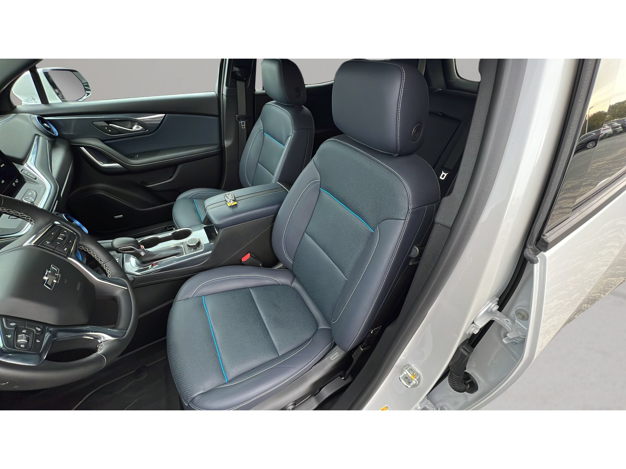 Certified 2025 Chevrolet Blazer RS w/ Enhanced Convenience Package AWD/4WD image 24