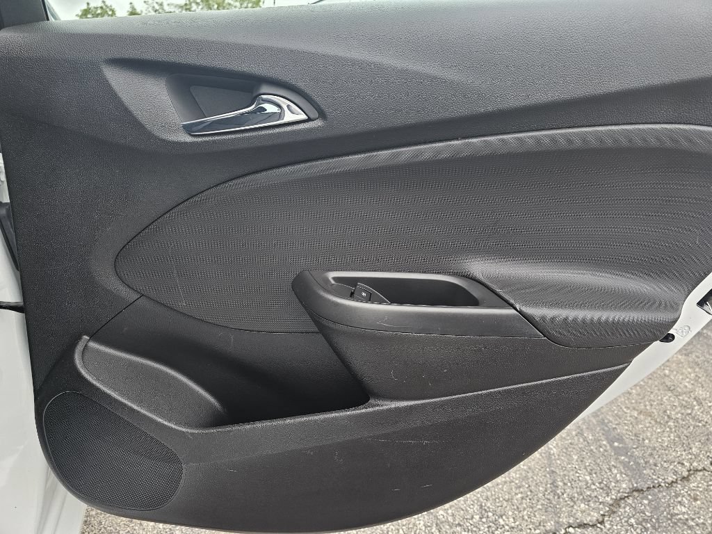 Used 2017 Chevrolet Cruze LS FWD image 30