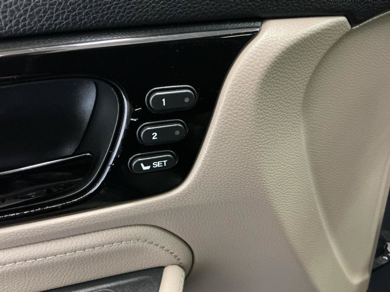 Used 2018 Honda Odyssey Elite image 22