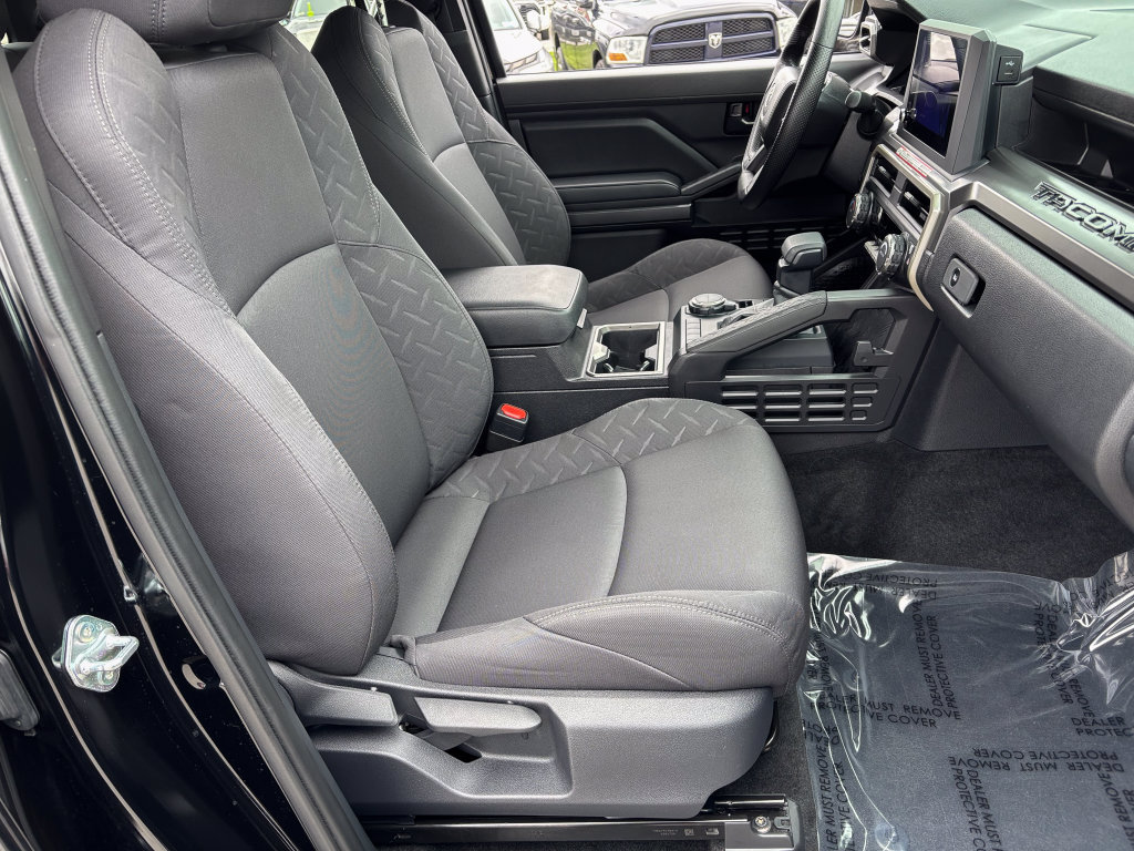 Certified 2025 Toyota Tacoma SR5 AWD/4WD image 35