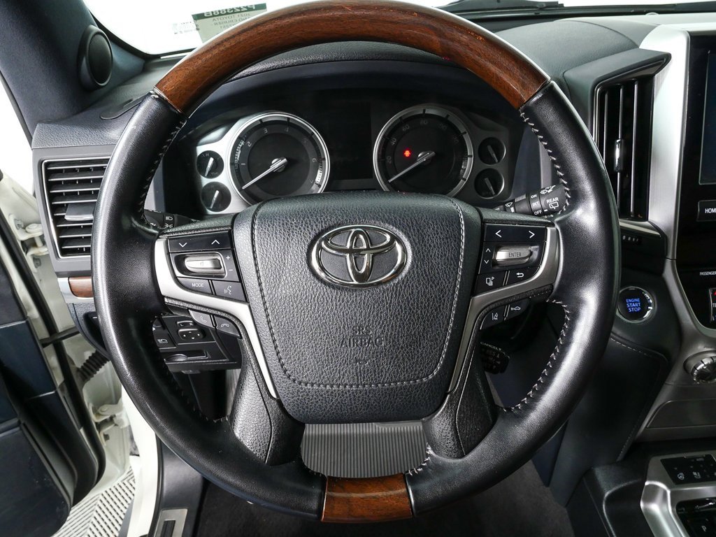 Used 2021 Toyota Land Cruiser image 9