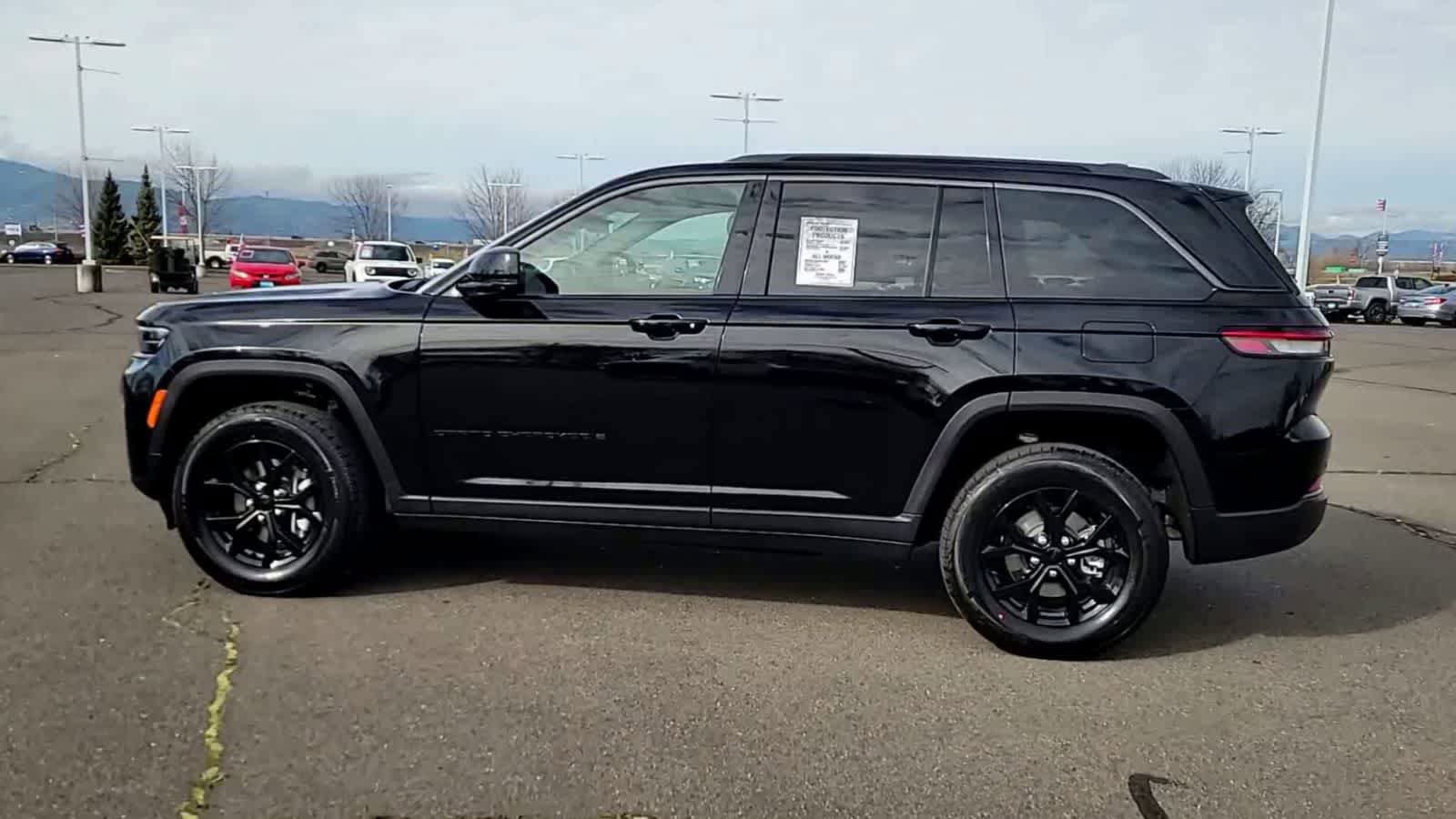 New 2026 Jeep Grand Cherokee Altitude AWD/4WD image 5
