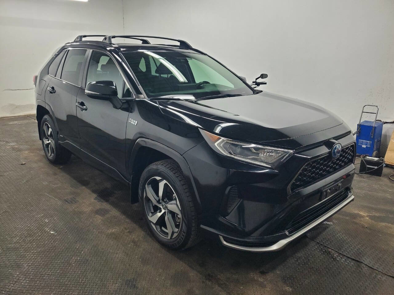 Used 2021 Toyota RAV4 SE w/ Weather & Moonroof Package AWD/4WD image 3