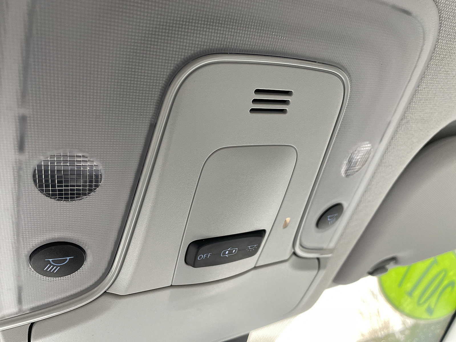 Used 2017 Toyota Prius Prime Premium image 48