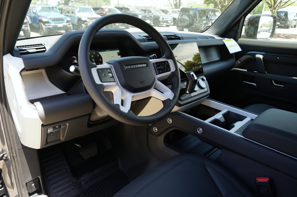New 2026 Land Rover Defender 110 X-Dynamic SE AWD/4WD image 14