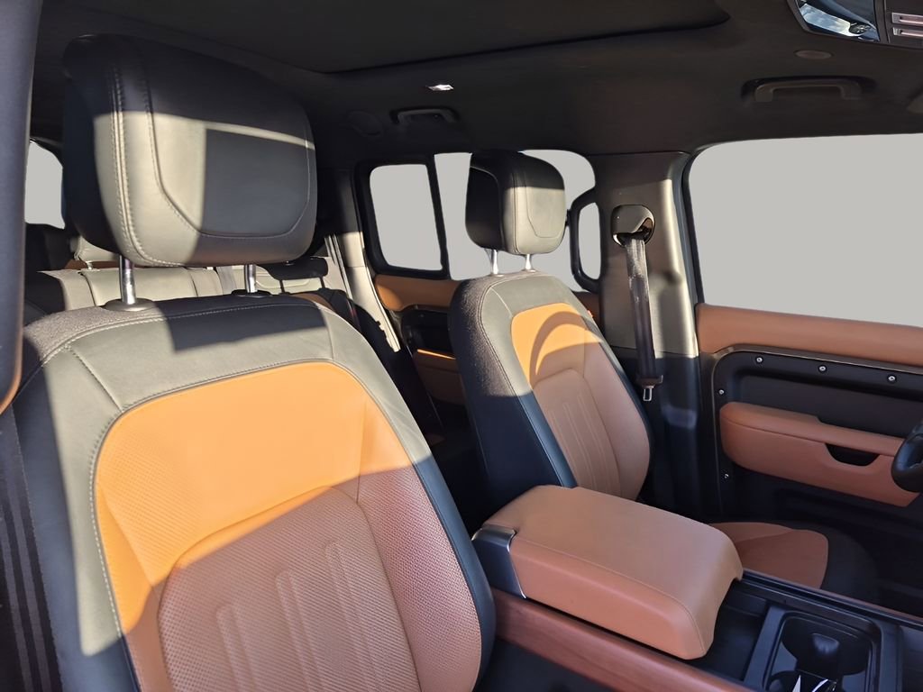Used 2024 Land Rover Defender 130 X image 15