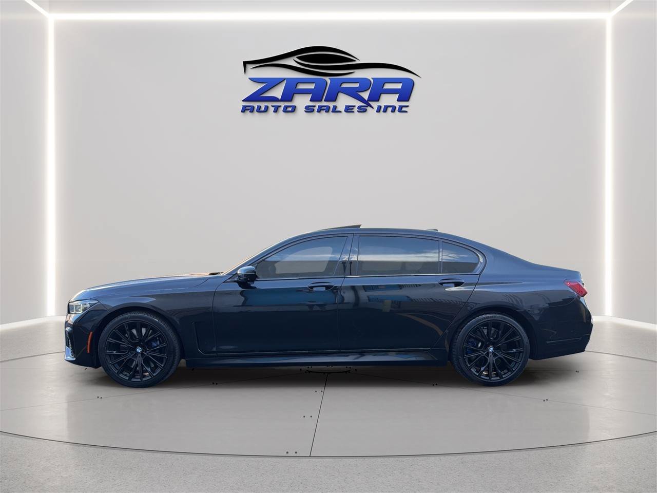 Used 2022 BMW 750i xDrive w/ Executive Package AWD/4WD image 4