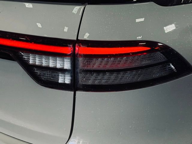 Used 2025 Lincoln Aviator Reserve w/ Equipment Group 201A image 7