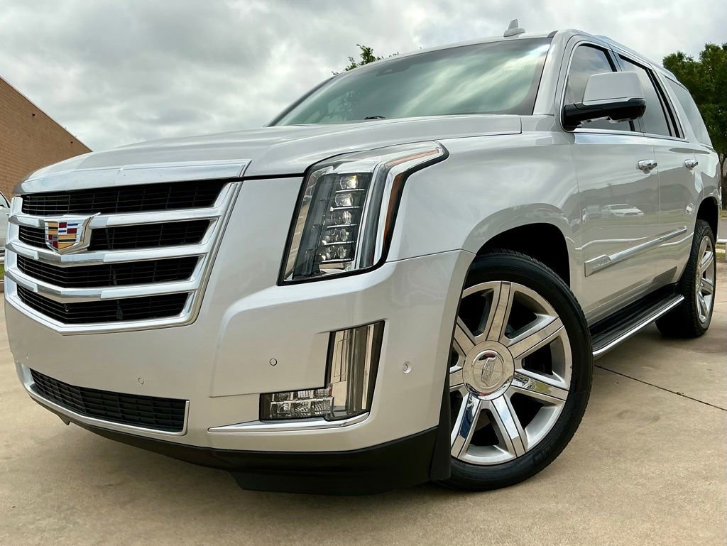 Used 2019 Cadillac Escalade Luxury AWD/4WD image 3