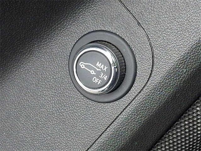 Used 2023 GMC Acadia Denali w/ Black Diamond Edition image 31