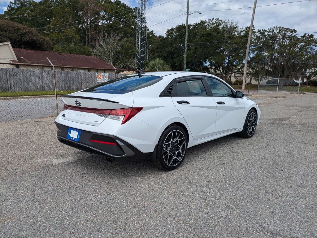Used 2025 Hyundai Elantra SEL FWD image 4