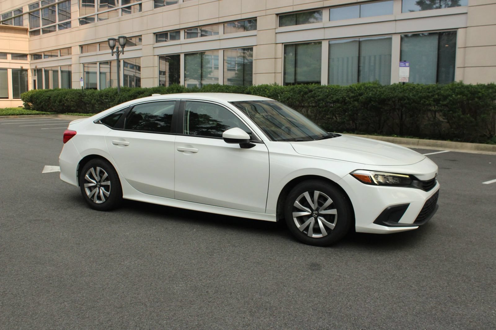 Used 2022 Honda Civic LX image 2