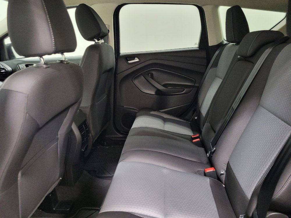 Used 2017 Ford Escape SE w/ SE Cold Weather Package AWD/4WD image 18
