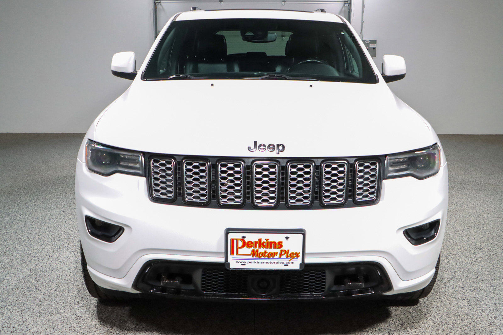 Used 2020 Jeep Grand Cherokee Altitude image 4