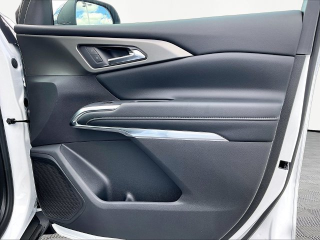 New 2027 Chevrolet Traverse LT FWD image 30