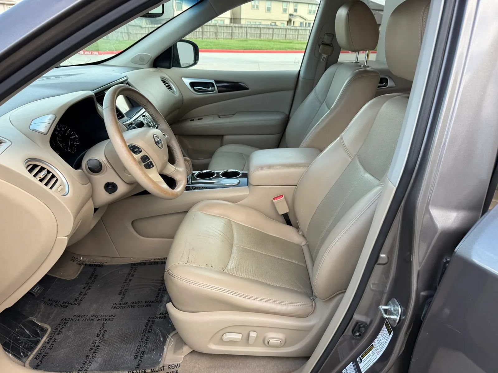 Used 2014 Nissan Pathfinder Platinum FWD image 11