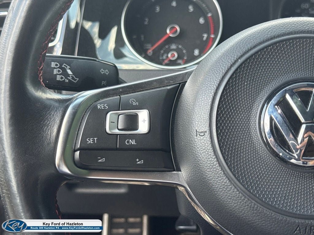 Used 2018 Volkswagen GTI SE FWD image 23