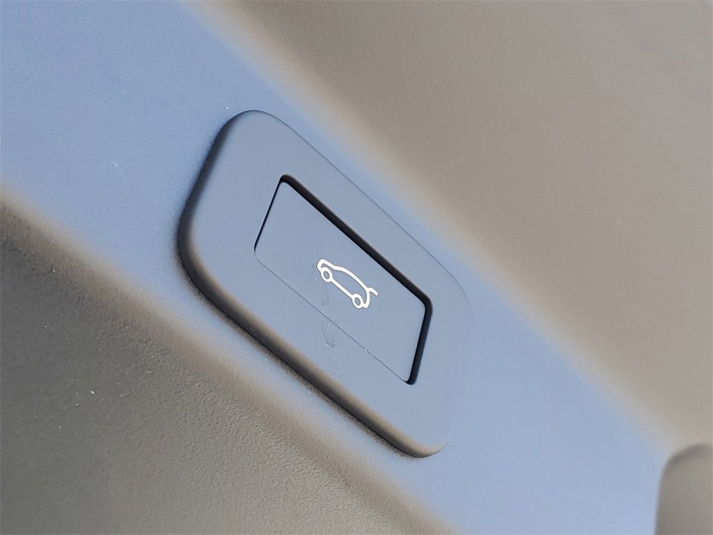 New 2026 Jaguar F-PACE R-Dynamic S image 7