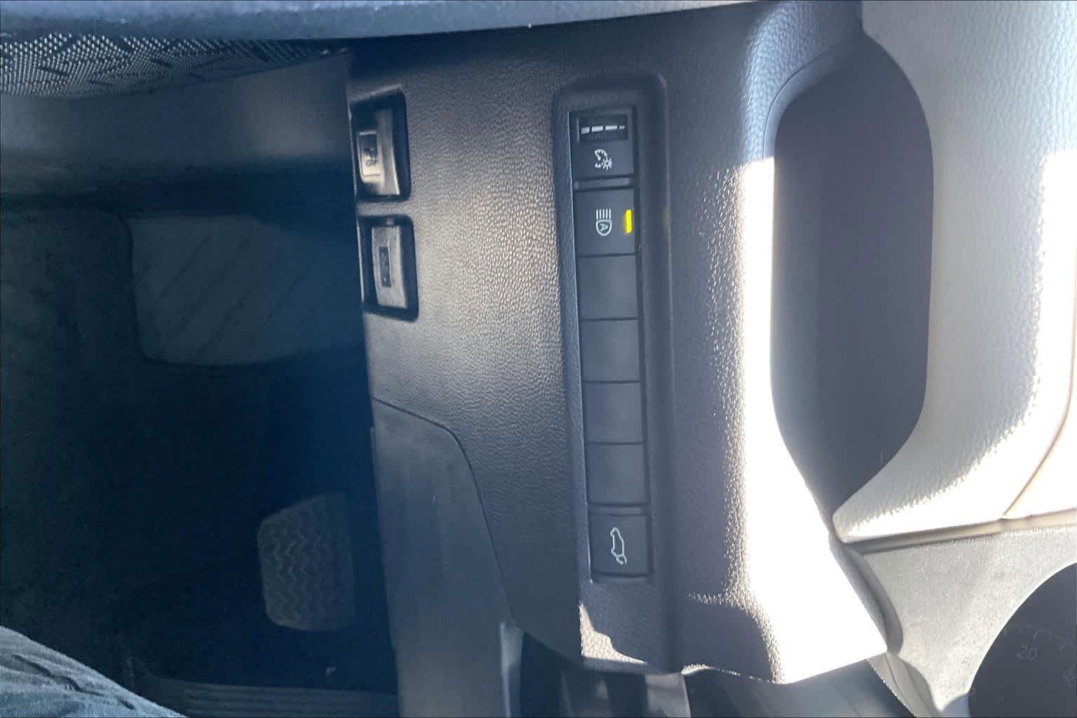 Used 2025 Toyota RAV4 XLE w/ Convenience Package FWD image 32