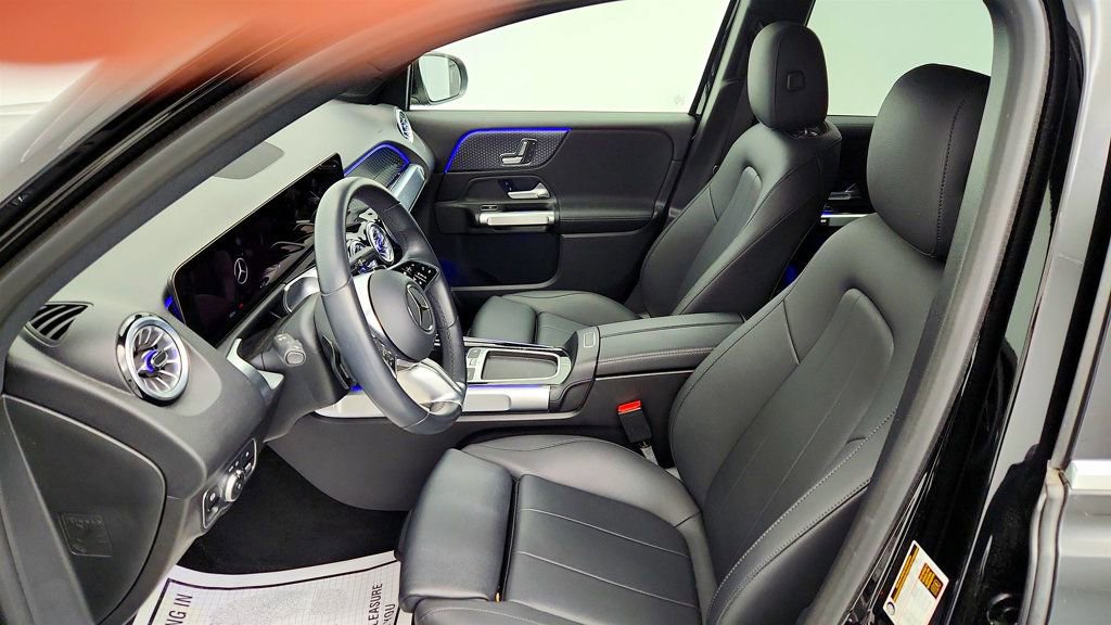 Used 2024 Mercedes-Benz EQB 300 4MATIC image 19