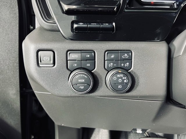Used 2023 Chevrolet Silverado 1500 ZR2 w/ Technology Package image 25