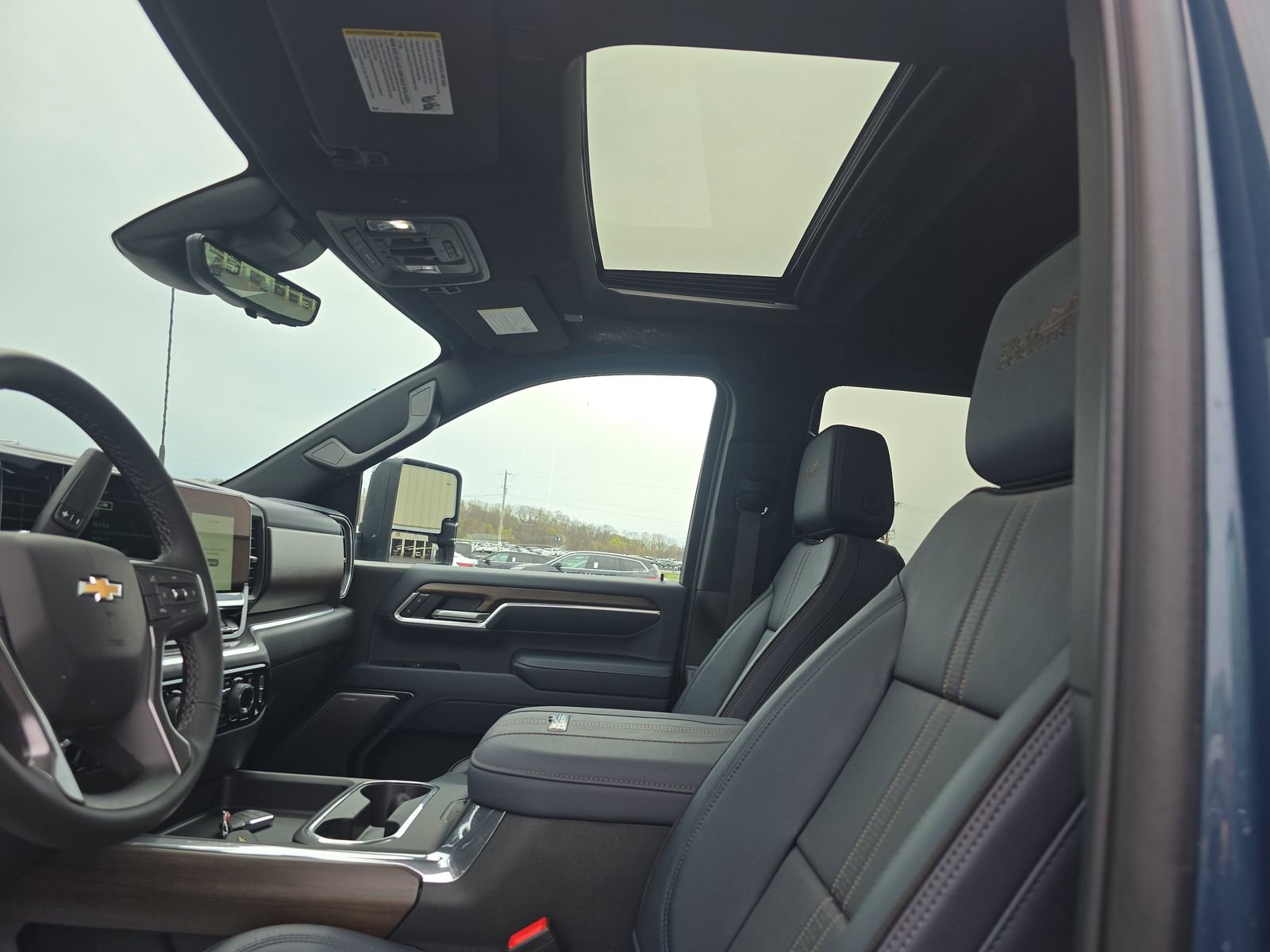 Used 2025 Chevrolet Silverado 2500 High Country w/ High Country Premium Package image 14