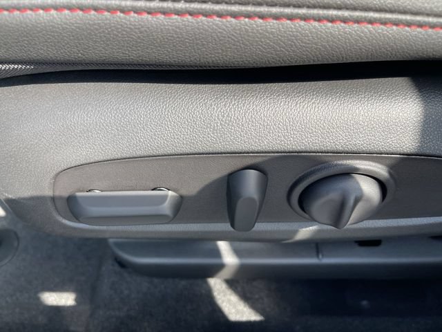 New 2026 Chevrolet Trax RS w/ Sunroof Package FWD image 12