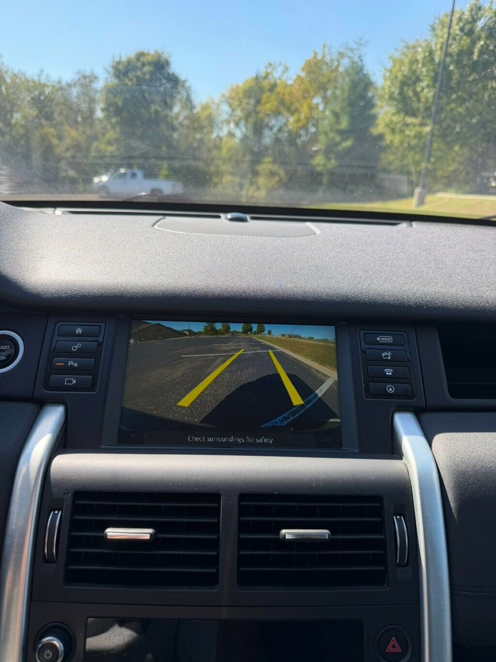 Used 2019 Land Rover Discovery Sport SE AWD/4WD image 23