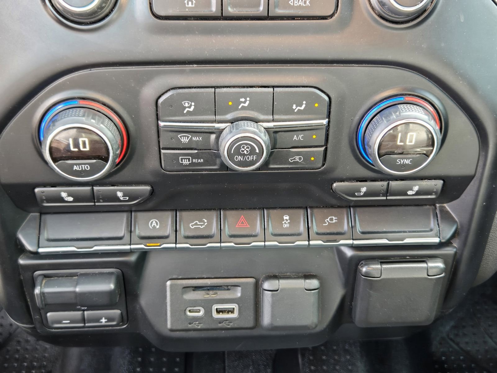 Used 2019 Chevrolet Silverado 1500 LT w/ Texas Edition image 16