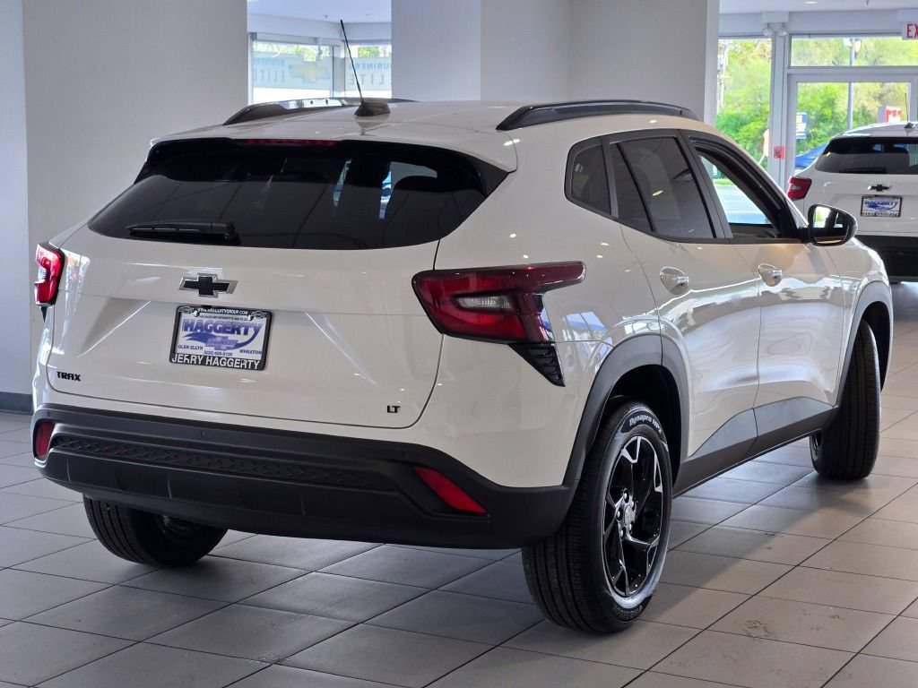 New 2026 Chevrolet Trax LT w/ Driver Confidence Package FWD image 10