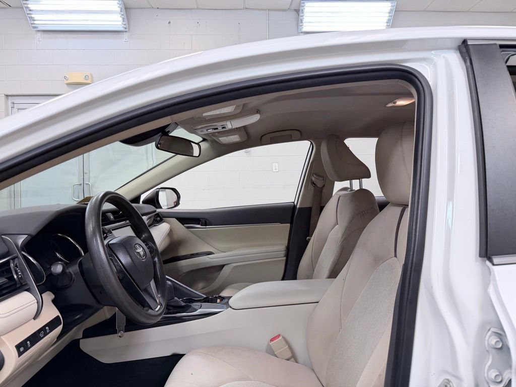 Used 2020 Toyota Camry LE FWD image 13