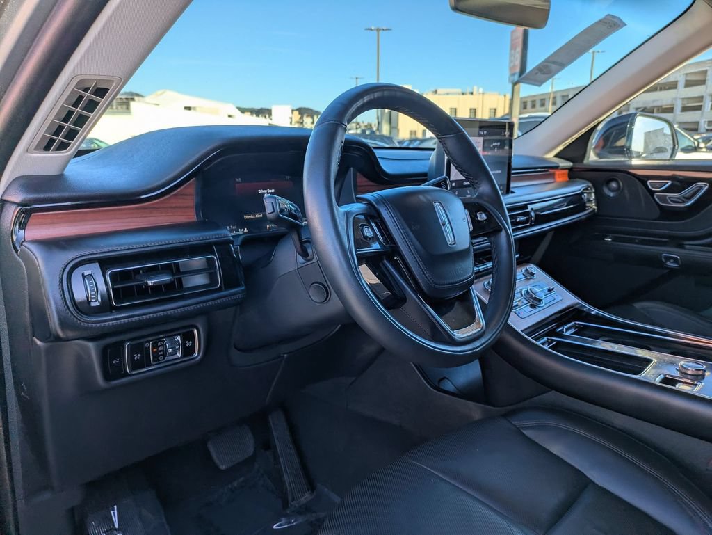 Used 2024 Lincoln Aviator Reserve AWD/4WD image 14