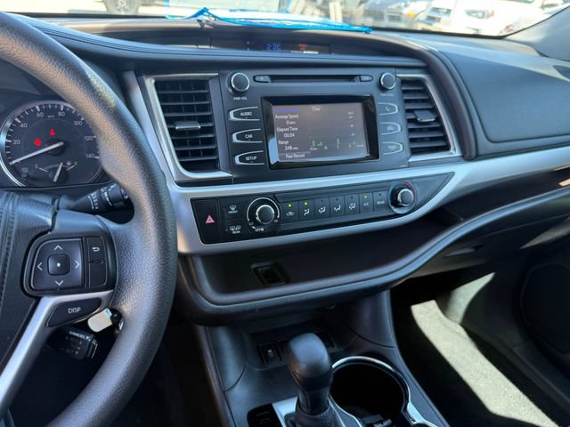 Used 2014 Toyota Highlander LE FWD image 20