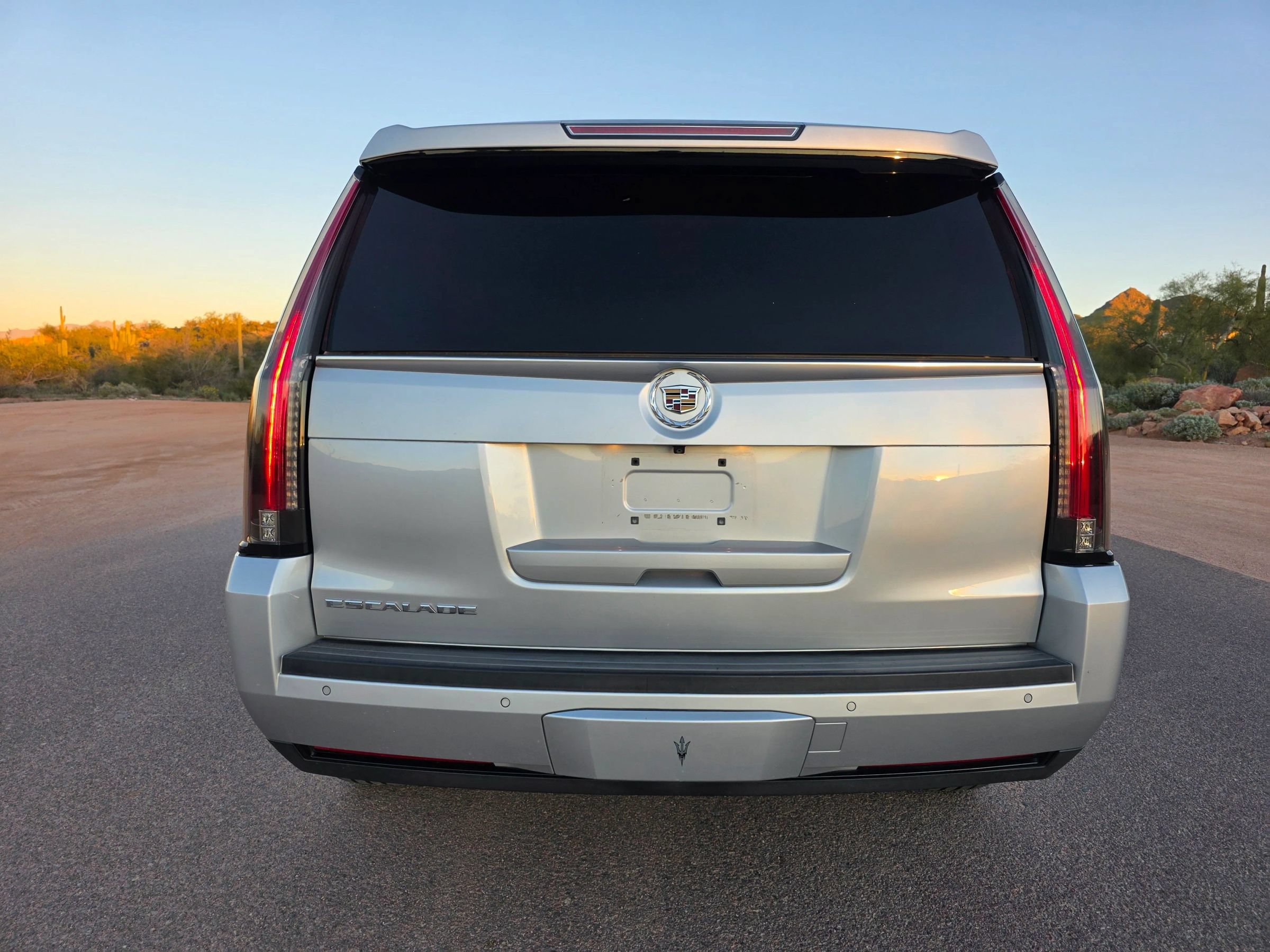 Used 2015 Cadillac Escalade Premium AWD/4WD image 4