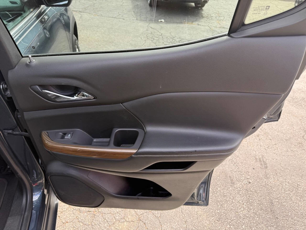 Used 2019 GMC Acadia SLE w/ Driver Alert Package I image 22