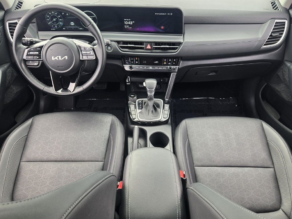 Used 2024 Kia Seltos EX FWD image 13