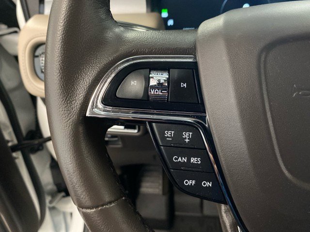 Used 2023 Lincoln Nautilus AWD w/ Premium Package image 19