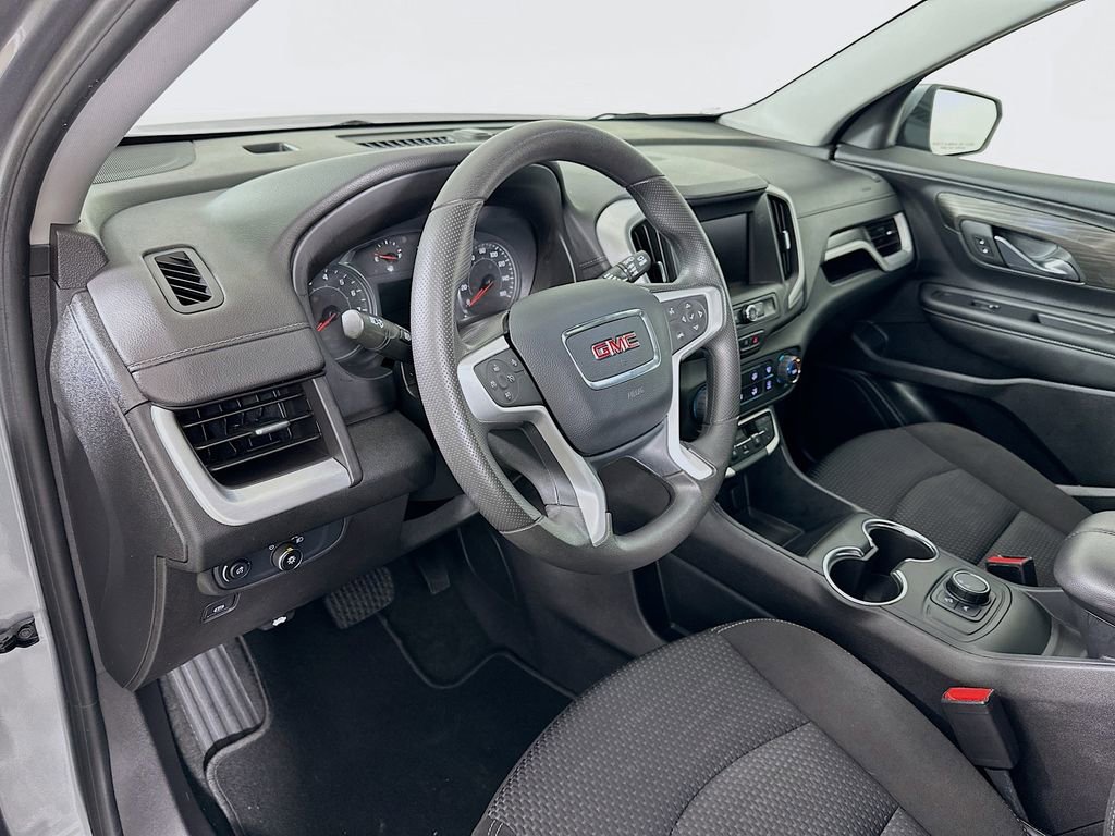 Used 2024 GMC Terrain SLE image 9